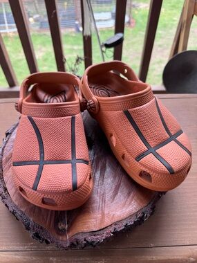 Crocs Kids Orange Basketball-Style Clogs junior 2